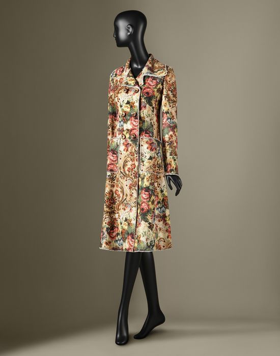 TAPESTRY PRINT COAT - Coats - Dolce&Gabbana - Winter 2014 TAPESTRY PRINT COAT - Coats - Dolce&Gabbana - Winter 2014