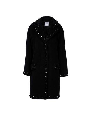 Moschino, Mantel