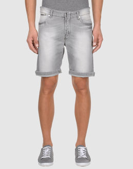 DANIELE ALESSANDRINI HOMME - JEANS - Bermuda jeans - su YOOX.COM