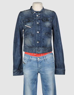 Coton denim Lavage fonc� Fermeture avec boutons Quatre poches Int�rieur san
