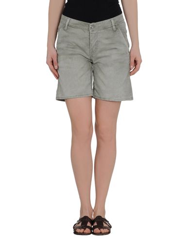 ZOOM TWO WOMEN IN THE WORLD - Denim bermudas