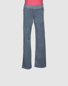 JUICY COUTURE - SWEATSHIRTS - Fleece-Hosen - bei YOOX.COM