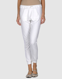 HAPPINESS IS A $10 TEE - SWEATSHIRTS - Fleece-Hosen - bei YOOX.COM