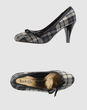 BI 4 - Closed-toe slip-ons
