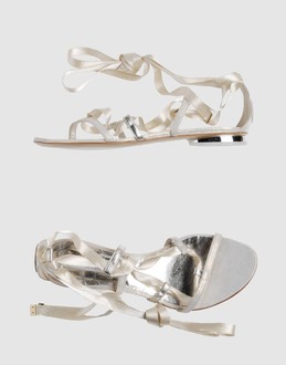 Sandali SHY Donna su YOOX.COM. La migliore selezione online di Calzature SHY. YOOX.COM prodotti esclusivi di designer italiani e internazionali - Pagamenti sicuri - Reso Gratuito.