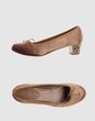 100% - Closed-toe slip-ons