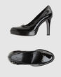 GUCCI - Closed-toe slip-ons 
