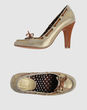 100% - Closed-toe slip-ons 