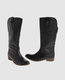 100% - Boots