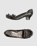 APEPAZZA - Closed-toe slip-ons 