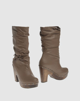 GET U - CALZATURE - Stivali con tacco - su YOOX.COM