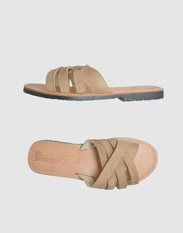 VIVIENNE - CHAUSSURES - Pantoufles - sur YOOX.COM