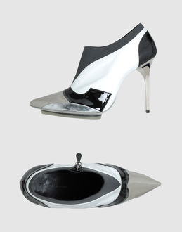 BALENCIAGA - FOOTWEAR - Shoe boots - on 