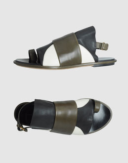 BALENCIAGA - FOOTWEAR - Flip flops - on 