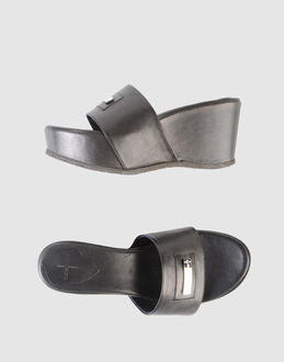 Dusica Dusica Wedges - Item 44295600