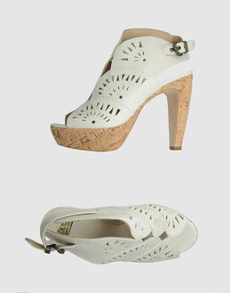 MARE - SCHUHE - Plateausandalen - bei YOOX.COM