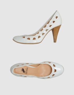 Sinela Closed-toe Slip-ons  - Item 44299547
