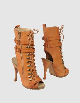 BALENCIAGA - FOOTWEAR - Ankle boots - on