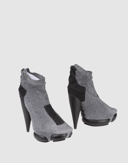 BALENCIAGA - FOOTWEAR - Ankle boots - on