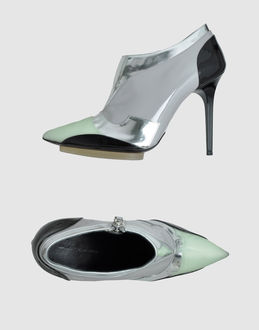 BALENCIAGA - FOOTWEAR - Shoe boots - on 