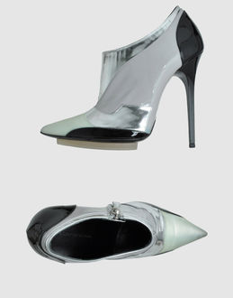 BALENCIAGA - FOOTWEAR - Shoe boots - on 