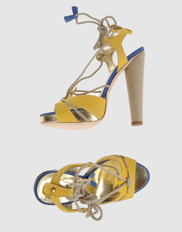 DSQUARED2 - CALZATURE - Sandali con plateau - su YOOX.COM
