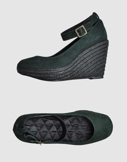 Alexandra Wedges - Item 44303780