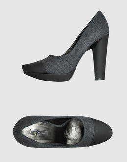 CALVIN KLEIN COLLECTION - CALZATURE - Decolletes con plateau - su YOOX.COM