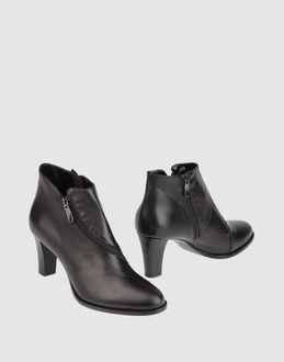 BENOITE - CALZATURE - Stivaletti - su YOOX.COM