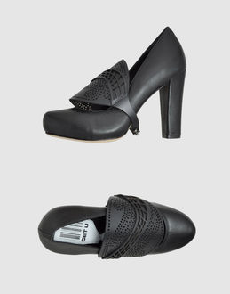GET U - CALZATURE - Decolletes con plateau - su YOOX.COM