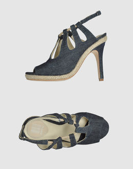 GET U - CALZATURE - Sandali con plateau - su YOOX.COM