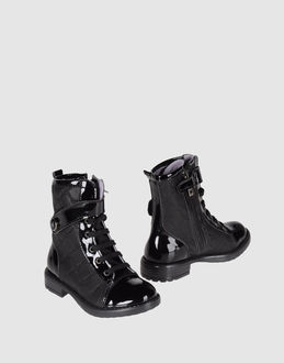 ARMANI JUNIOR - SCHUHE - Stiefel - bei YOOX.COM