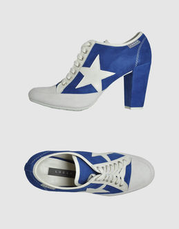 LOGAN - CALZATURE - Stringate - su YOOX.COM