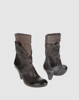 Elisanero Ankle Boots - Item 44322696