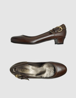 Ormes Closed-toe Slip-ons  - Item 44324707