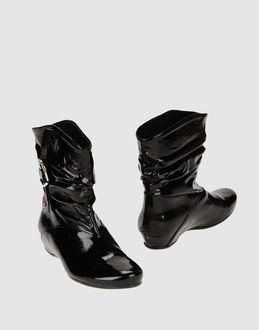 Q-OD - CALZATURE - Stivaletti - su YOOX.COM