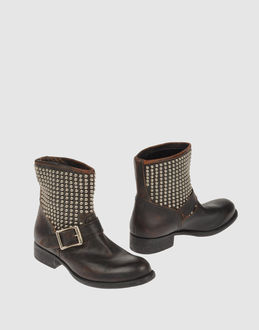 HTC Ankle boots - Item 44326592