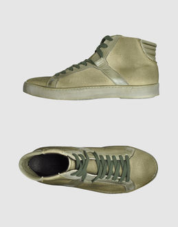  Bild gold case - Sneakers