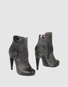 Nicholas Kirkwood Ankle Boots - Item 44335423