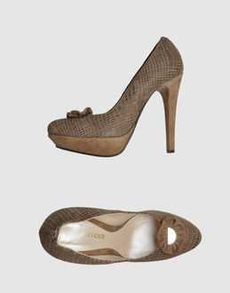 Tres Chic Platform Pumps - Item 44338837