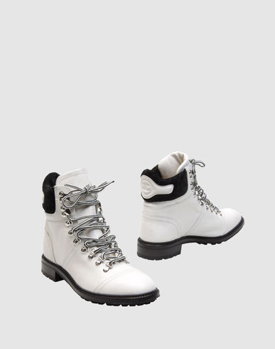 Shoes online for women. Buy chanel boots