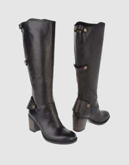 GESTE PROPOSITION - CALZATURE - Stivali con tacco - su YOOX.COM