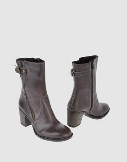 GESTE PROPOSITION - CALZATURE - Stivaletti - su YOOX.COM