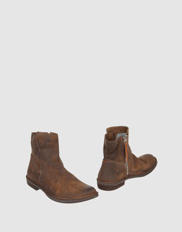 Esseutesse Ankle Boots - Item 44345354