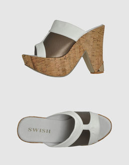 SWISH - CALZATURE - Sandali con plateau - su YOOX.COM