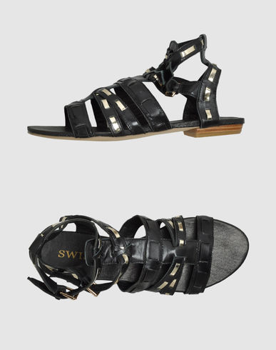 ZOOM SWISH - Sandals