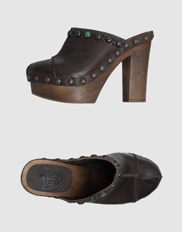 HTC - CALZATURE - Sabot - su YOOX.COM