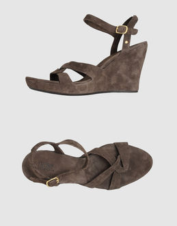 UGG AUSTRALIA - CALZATURE - Zeppe - su YOOX.COM