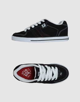 GLOBE - CALZATURE - Sneakers - su YOOX.COM