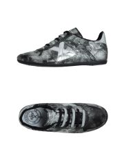 MUNICH - Sneakers